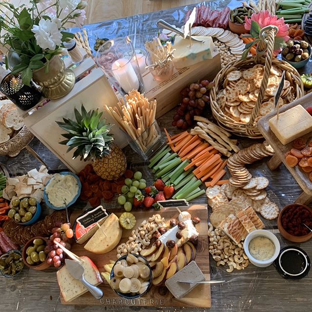 GRAZING TABLE PACKAGES – DELISSIMO